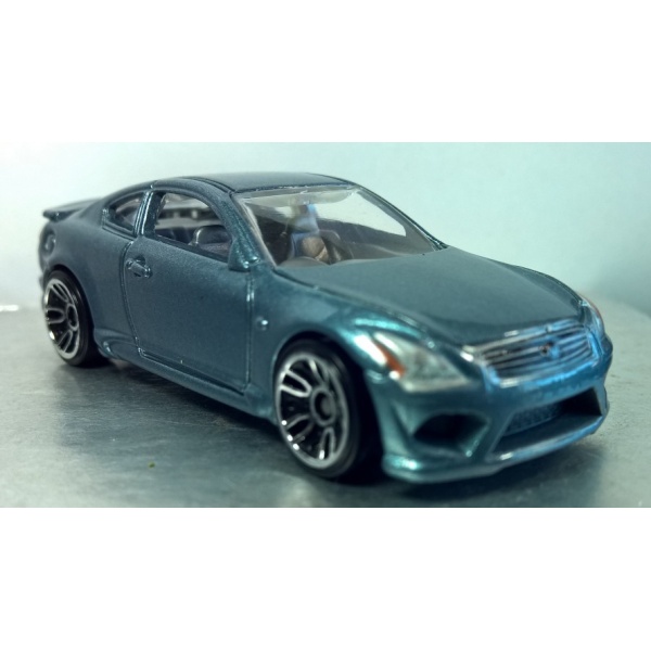 '10 Infiniti G37