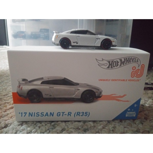 '17 Nissan GT-R (R35)