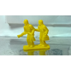 Action Figures - 2 Pit Crew W Fire Extinguishers