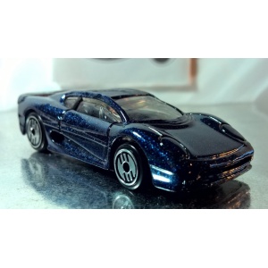 Jaguar XJ220
