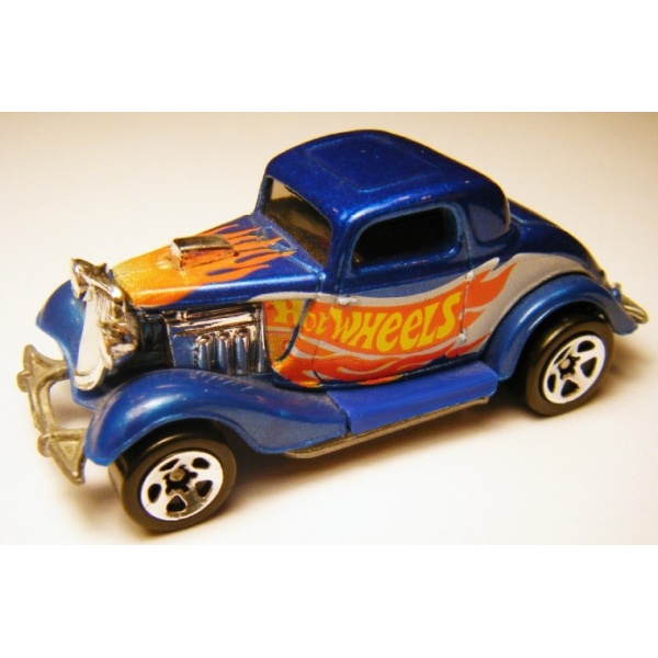 Action Figure - Driver With Trophy & Girl