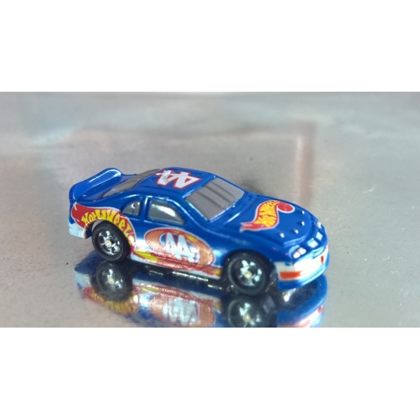#99 Ford Taurus