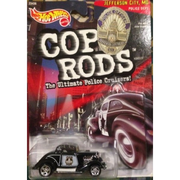 Action Figure - Policeman W/ Green Shirt W/ Flashlight