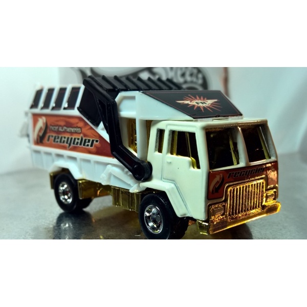 Garbage Truck - Recycling Truck
