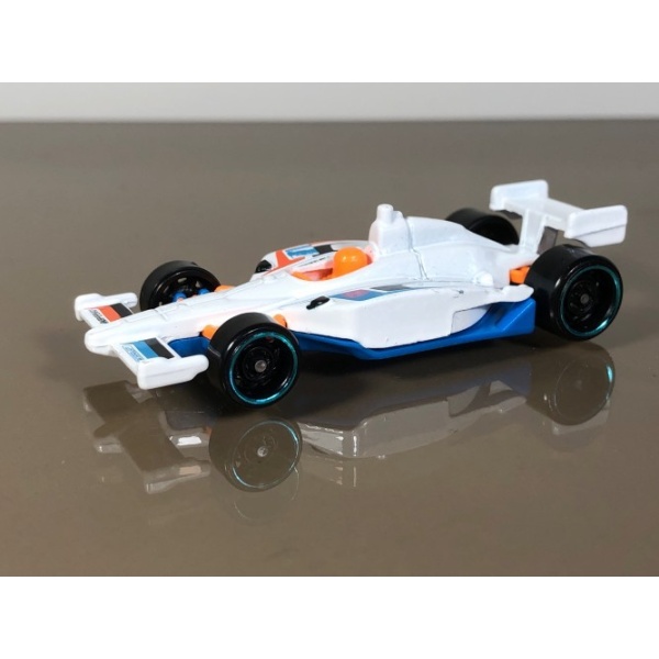 2011 IndyCar Oval Course Race Car