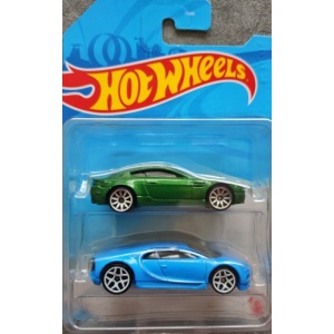 Aston Martin V8 Vantage / '16 Bugatti Chiron