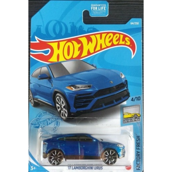 17 Lamborghini Urus