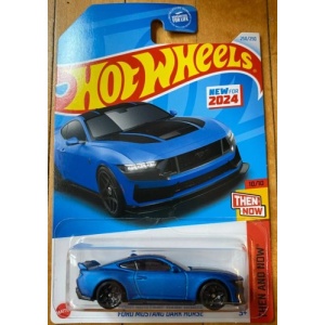 Ford Mustang Dark Horse