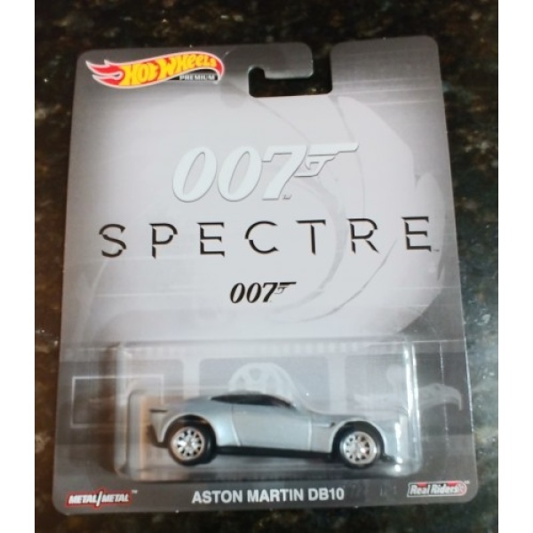 Aston Martin DB10