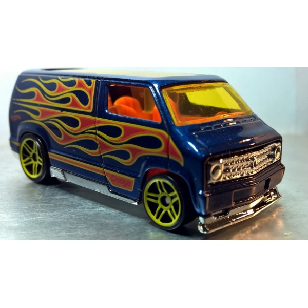 Custom '77 Dodge Van